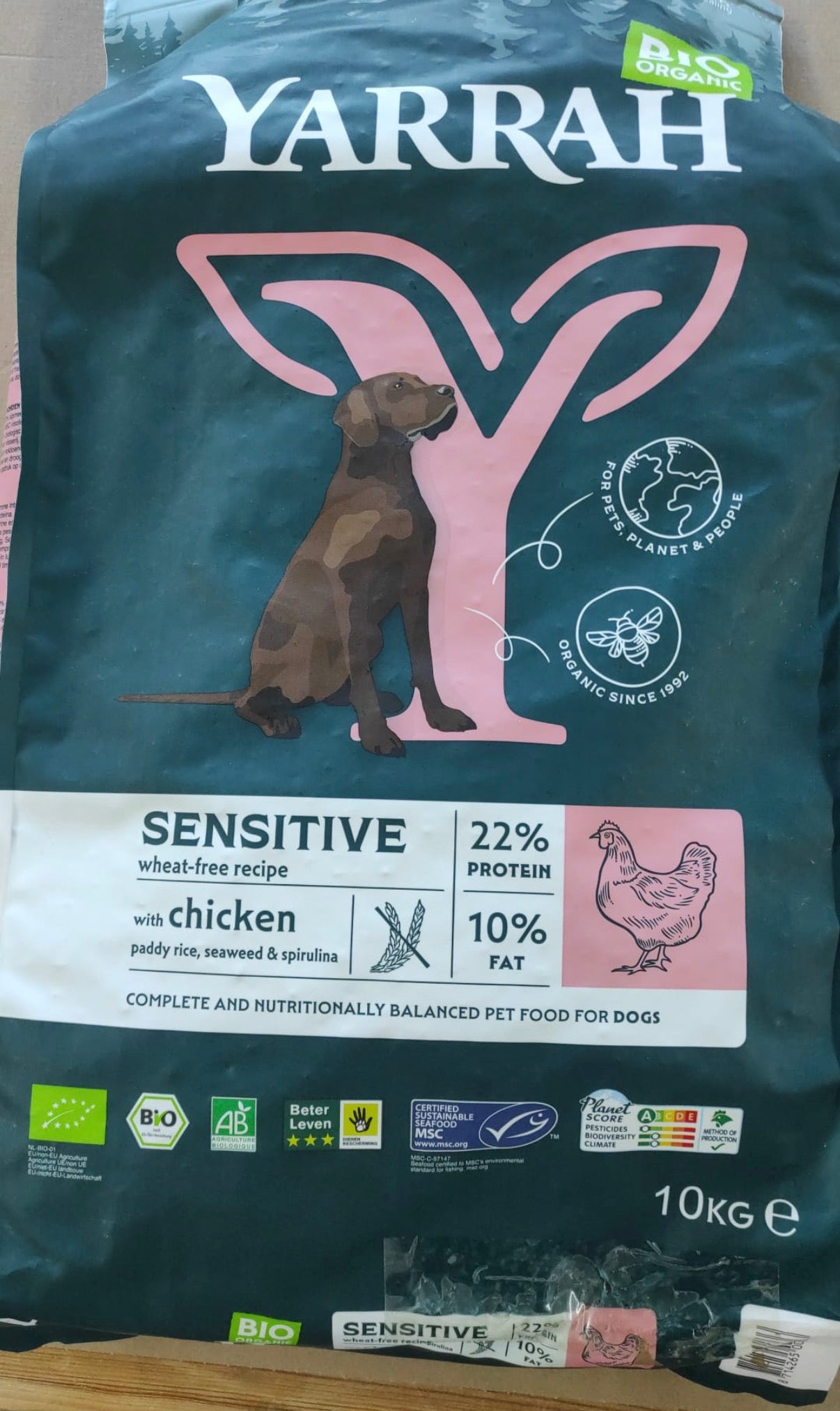 Rette mich: Yarrah Bio Hund Trockenfutter Erwachsene empfindlich Huhn & Reis